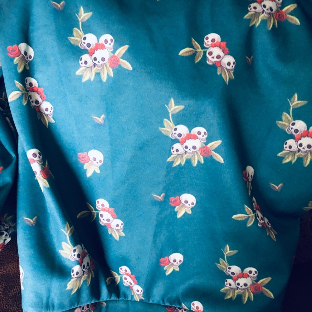 Sweatshirt - Picture 2 of 3